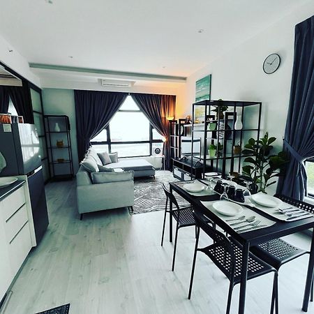 Jesselton Quay Suite By Backyard Kota Kinabalu Esterno foto