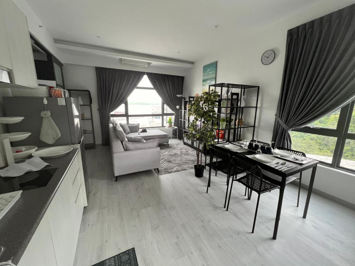 Jesselton Quay Suite By Backyard Kota Kinabalu Esterno foto